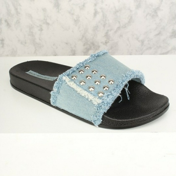 Sandals - Picture 2 of 2